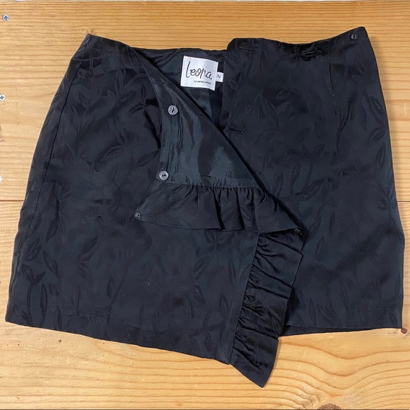 Leona formal mini wrap skirt - Picture 2 of 10